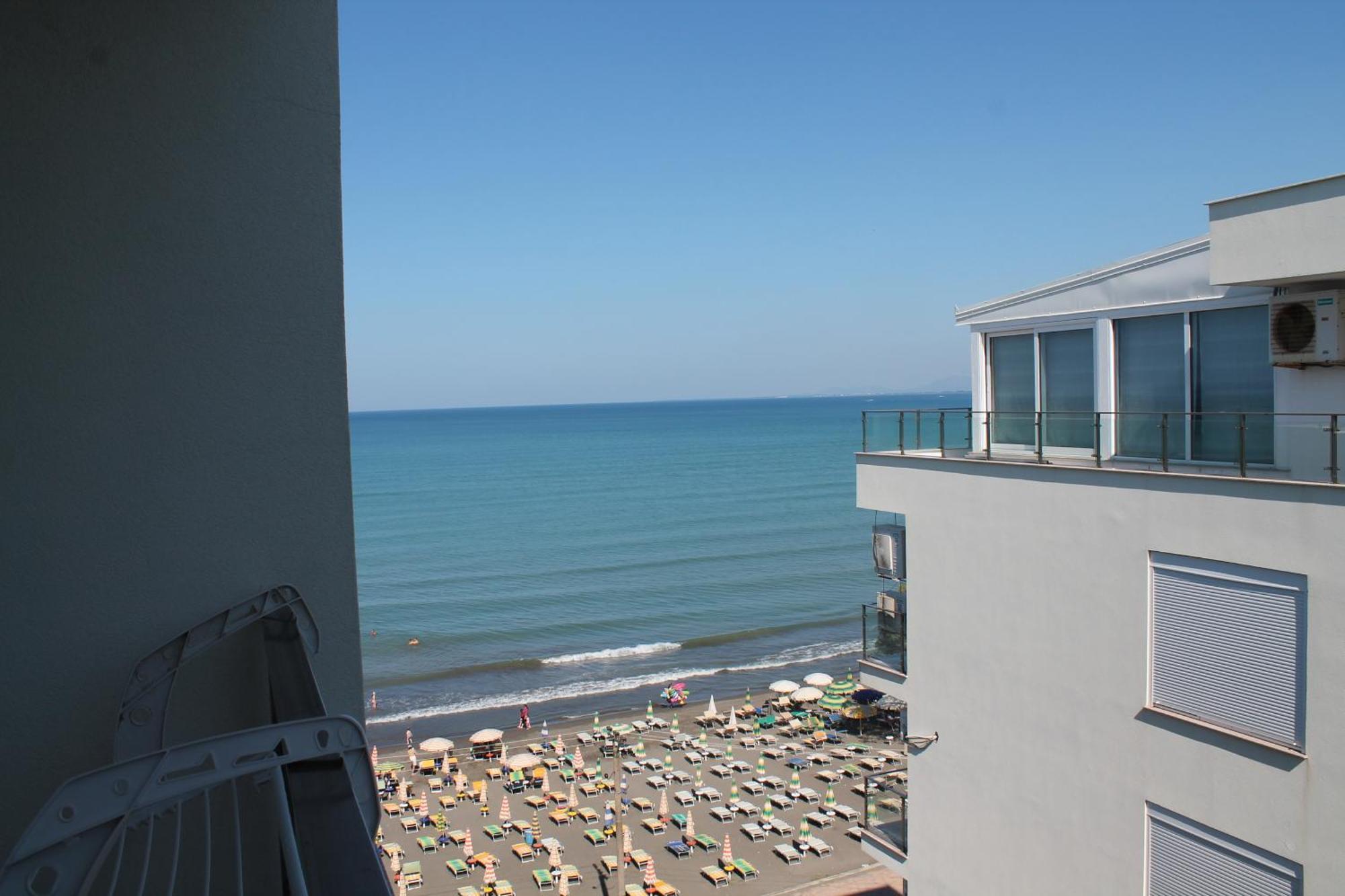 Ferienwohnung Roxhensi Shëngjin Exterior foto